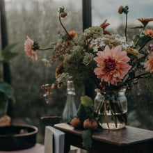 Lade das Bild in den Galerie-Viewer, Blumen für Feste