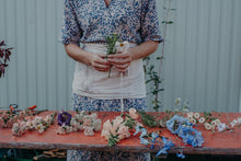 Lade das Bild in den Galerie-Viewer, Workshop - From Field to Vase