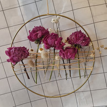Lade das Bild in den Galerie-Viewer, Sommerblumen & Dolce Vita | Trockenblumenkranz weben mit Aperol Spritz