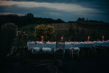 Lade das Bild in den Galerie-Viewer, Sommerblumen & Dolce Vita | Trockenblumenkranz weben mit Aperol Spritz