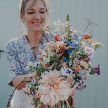 Lade das Bild in den Galerie-Viewer, Workshop - From Field to Vase