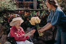 Lade das Bild in den Galerie-Viewer, PROJEKT AUFBLÜHEN- wo ein Aufblühen gerade gebraucht wird