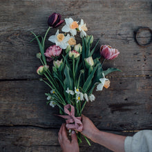 Lade das Bild in den Galerie-Viewer, Wildling Blumen- Gutschein