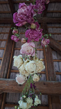 Lade das Bild in den Galerie-Viewer, Sommerblumen &amp; Dolce Vita |  Trockenblumenkranz weben mit Aperol Spritz
